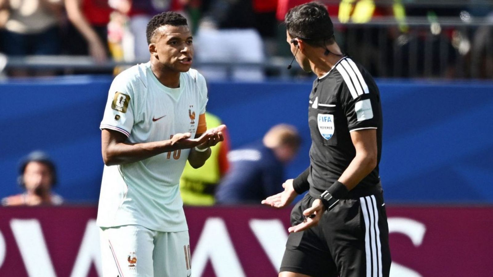 "Están desesperados": FIFA oficializó árbitros para el partido Francia vs. España y todos se dieron cuenta del mismo detalle
