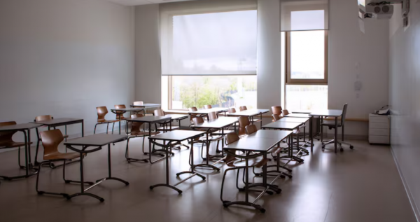 Gobierno confirma suspensión de clases por sistema frontal: Revisa las cinco regiones afectadas
