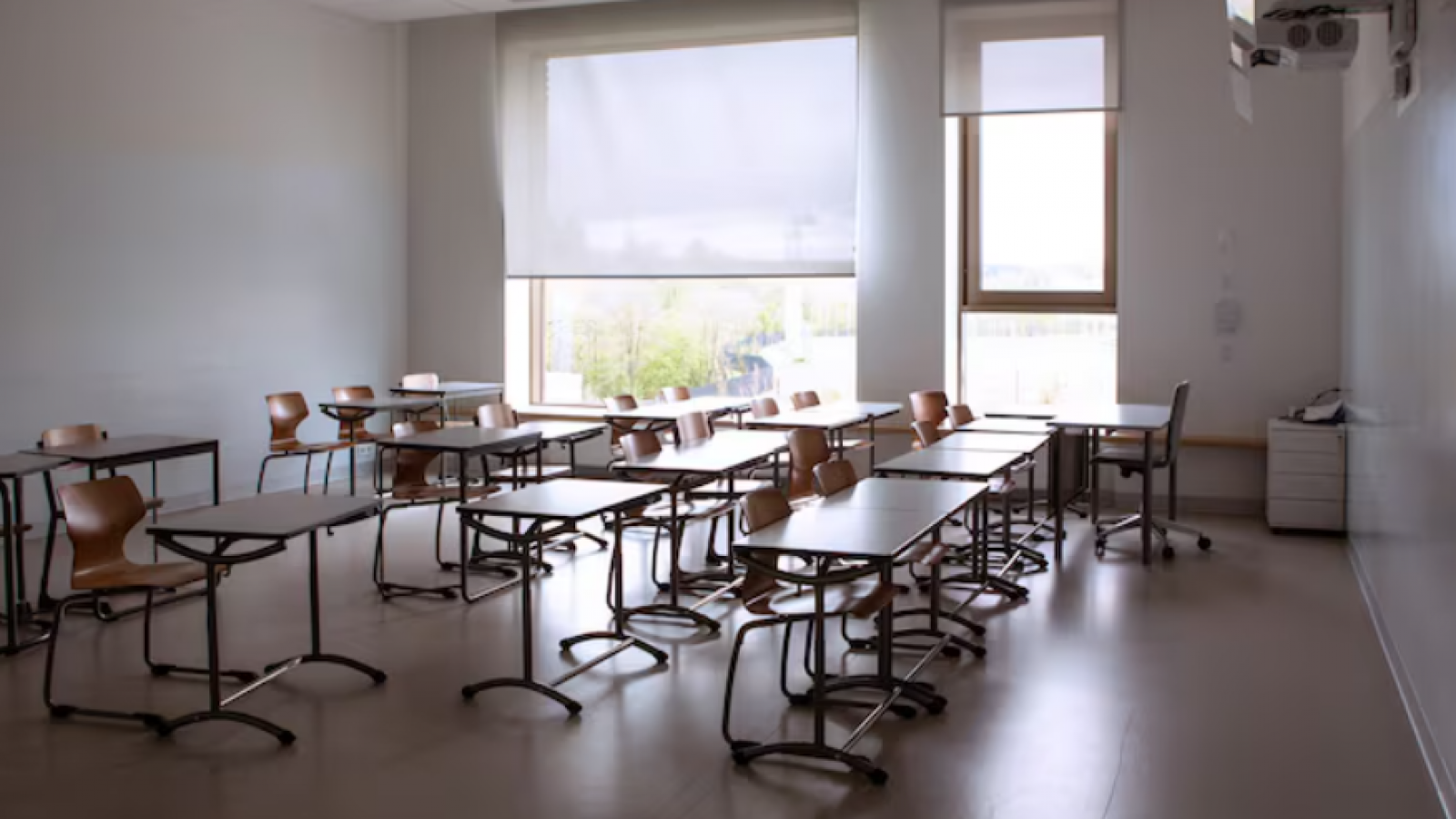 Gobierno confirma suspensión de clases por sistema frontal: Revisa las cinco regiones afectadas
