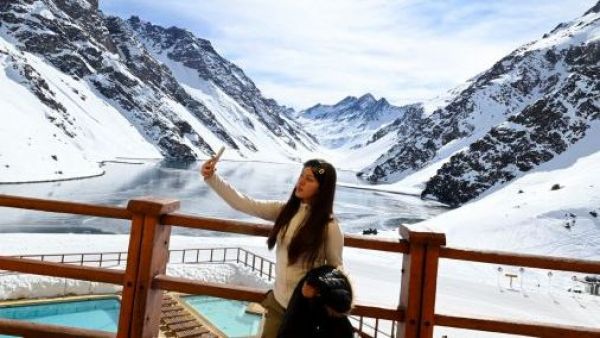 Turismo brasileño gana protagonismo en Santiago: Representa el 77% de las reservas internacionales para este invierno