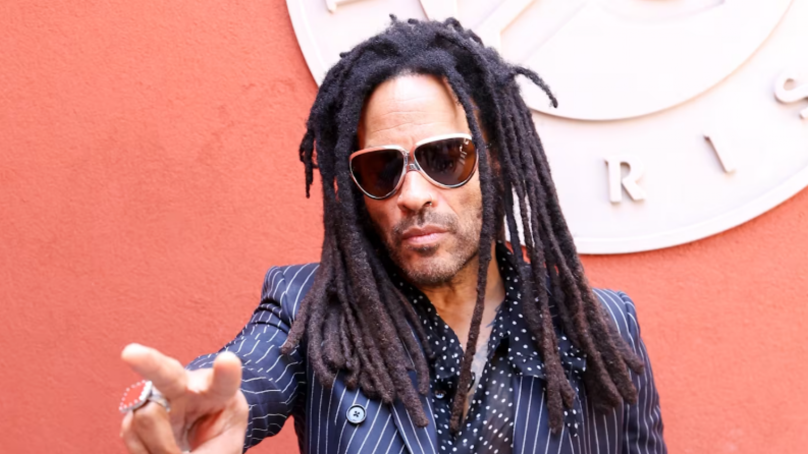 Lenny Kravitz revela cómo se mantiene en forma a sus 62 años

