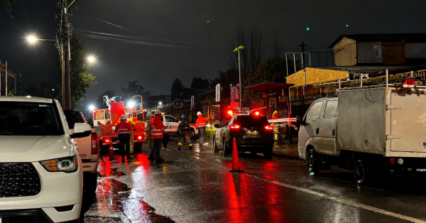 Hombre muere tras recibir descarga eléctrica en la vía pública en Cerro Navia
