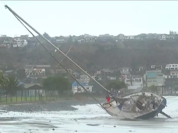 Marejadas arrastran embarcaciones en Coquimbo