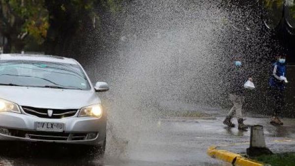 <p>Multa por mojar a peatones: así puedes denunciar esta acción</p>Multa por mojar a peatones: así puedes denunciar esta acción
