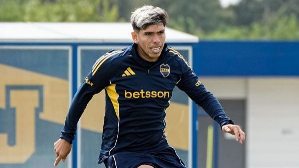 "Terrible jugador": Carlos Palacios regresó a las canchas y así reaccionaron los hinchas de Boca Juniors
