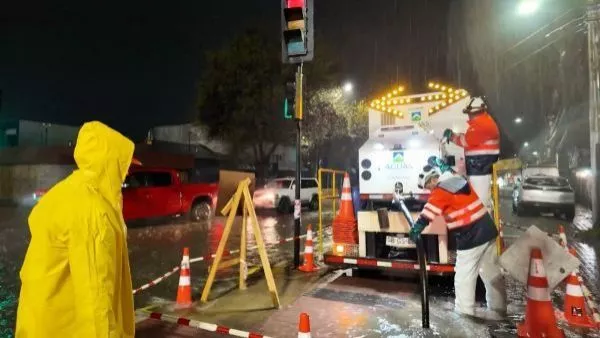 Eran osamentas: El sorprendente hallazgo de Aguas Andinas en medio de las lluvias