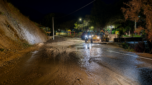 Rodados, remociones en masa y nieve afectan caminos de Paihuano