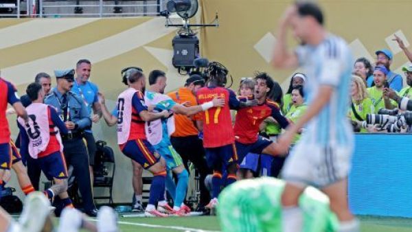 ¡Tiburón inmortal! Ferrán Torres emula a Andrés Iniesta y consagra a España campeón del Mundial 2026
