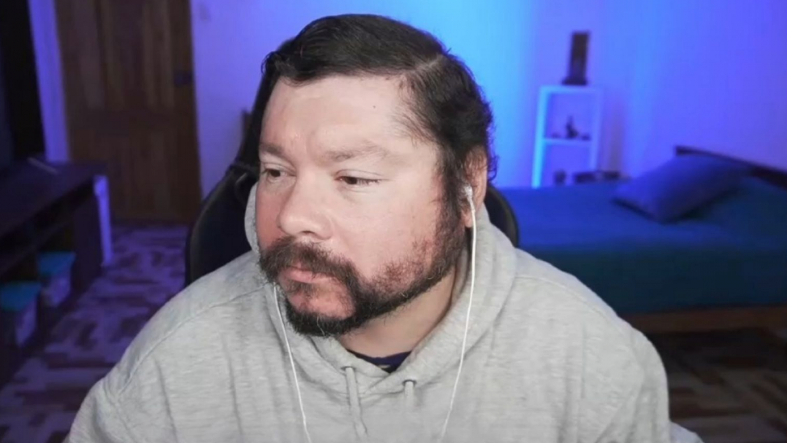 "Me estoy inundando": Streamer "Canal de Pancho" muestra el colapso del techo de su casa por lluvias
