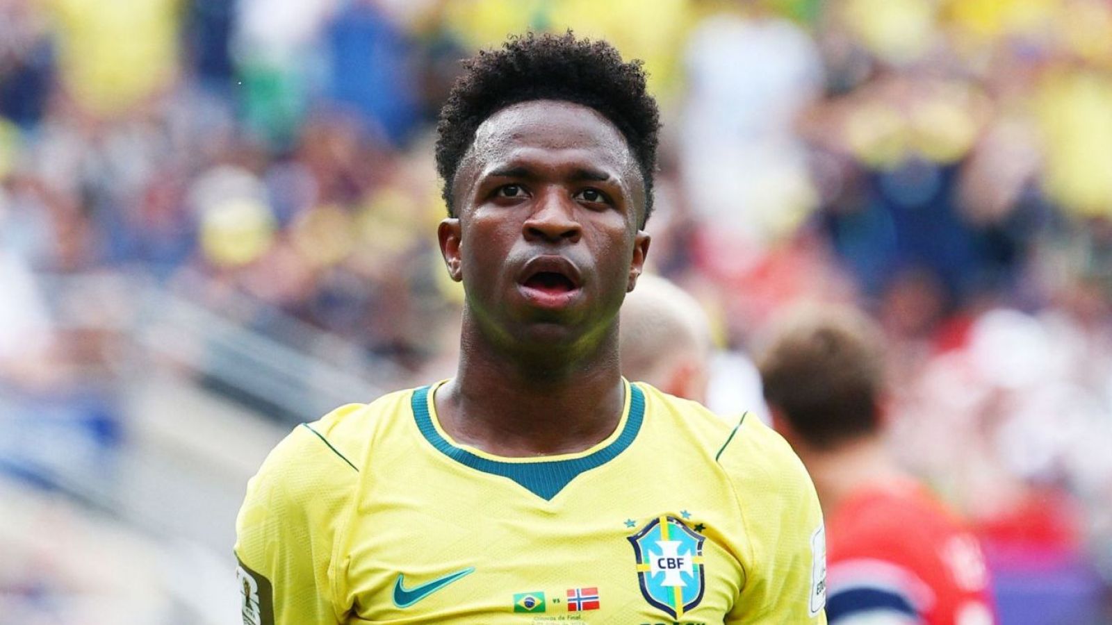 Luce irreconocible: la nueva apariencia de Vinícius Jr. tras retoque estético
