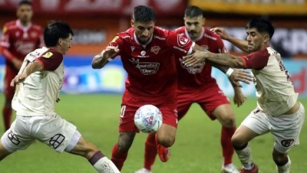 <p>Ñublense-versus-La Serena-jugado-en-el-estadio-Nelson-Oyarzún</p>La Serena, Chillán y Temuco: Así quedaron los estadios del fútbol chileno tras el temporal
