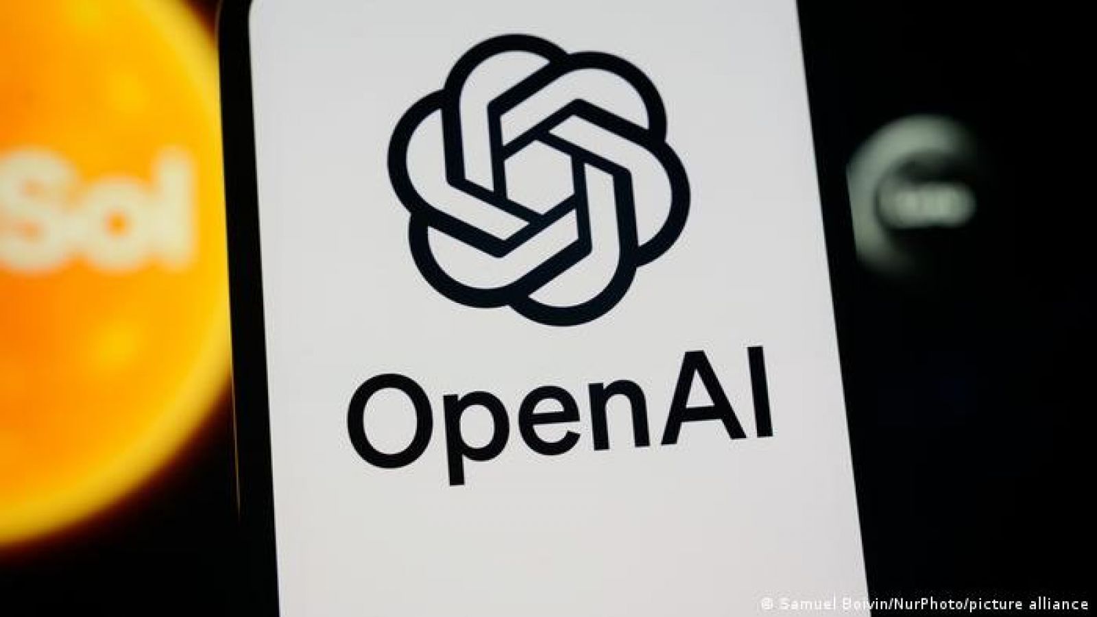 Modelos IA de OpenAI "se escapan" y jaquean a Hugging Face

