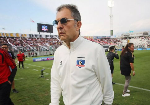<p>Anibal-Mosa-Colo-Colo</p>"Estamos trabajando": Aníbal Mosa se refiere a la llegada de refuerzos en Colo Colo
