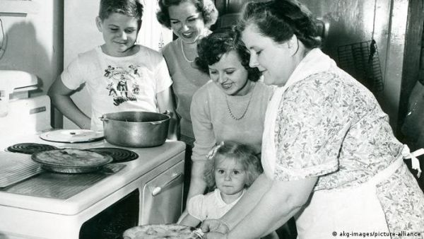 América Latina: ¿mujeres a la cocina? De los panes caseros a la ofensiva contra el feminismo
