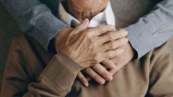 <p>Día de los Abuelos: expertos destacan el nuevo rol de las personas mayores en la sociedad</p>Día de los Abuelos: expertos destacan el nuevo rol de las personas mayores en la sociedad
