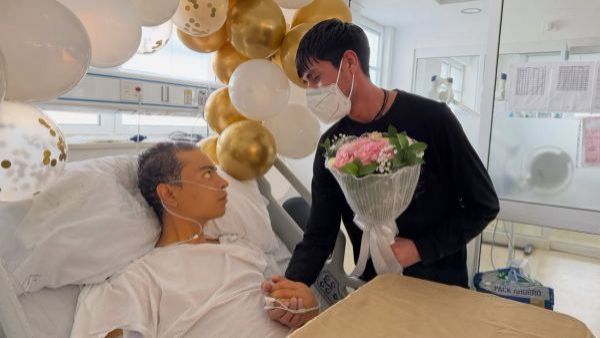 ¡Qué sean muy felices! Pareja sella sus 10 años de relación y se casan en el Hospital de Ovalle

