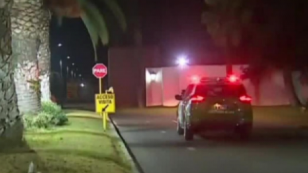<p>Robo en Calera de Tango terminó con la captura de delincuente a manos de las víctimas</p>Robo en Calera de Tango terminó con la captura de delincuente por sus víctimas
