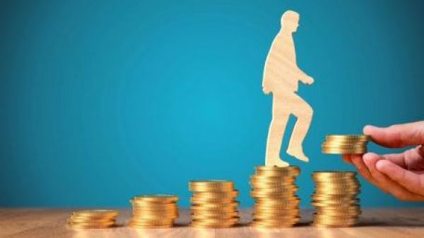 <p>Sueldo mínimo subió con efecto retroactivo</p>Sueldo mínimo subió con efecto retroactivo: empresas que aún no ajustan remuneraciones mantienen deuda laboral

