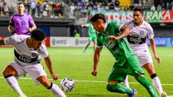 <p>Esteban Matus deja el fútbol chileno y parte a Olimpia.</p>Rumbo al extranjero: Seleccionado nacional deja el fútbol chileno y será compañero de Tim Payne

