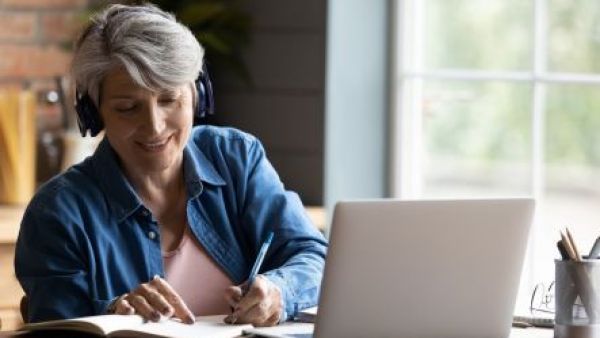 <p>Chile tendrá más adultos mayores que niños desde 2028: nueva ley obligará a las empresas a prepararse para este cambio</p>Chile tendrá más adultos mayores que niños desde 2028: nueva ley obligará a las empresas a prepararse para este cambio
