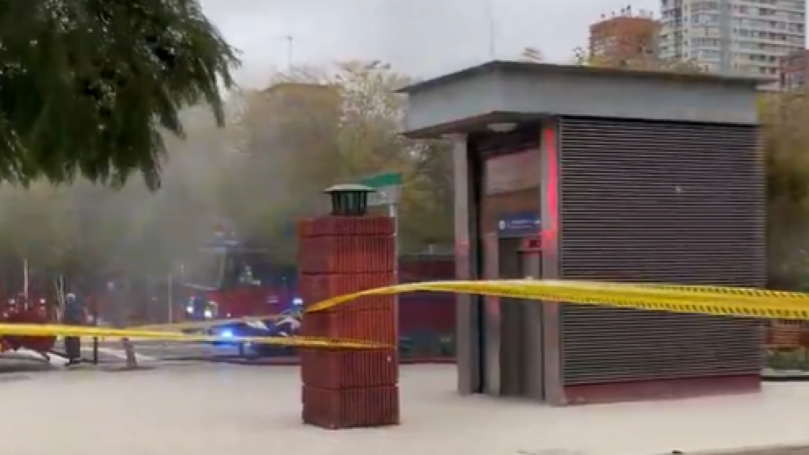 <p>Emanación de humo obliga a evacuar y cerrar cinco estaciones de la Línea 5 del Metro</p>
