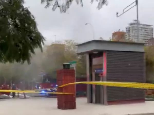 Emanación de humo obliga a evacuar y cerrar cinco estaciones de la Línea 5 del Metro