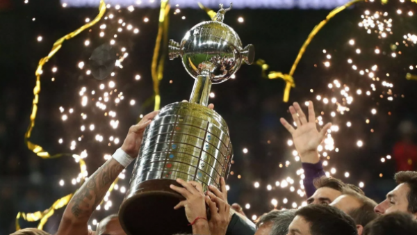 Aparece Colo Colo: Así es el inédito parche que lucirán los campeones de la Copa Libertadores

