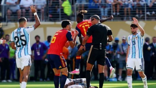 "Histórica carrera": Protagonizó la final del Mundial 2026 y anunció su retiro del fútbol
