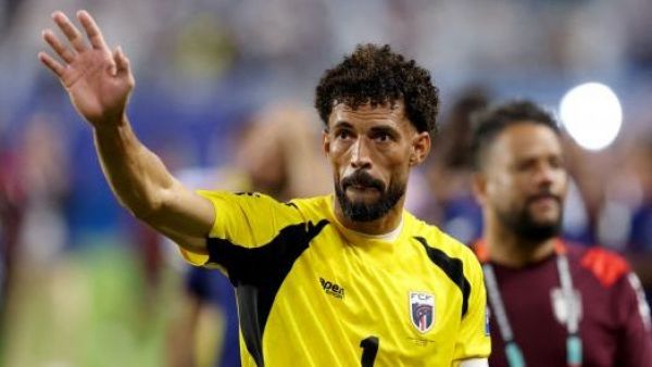 "Para la galería": Se convirtió en leyenda de Colo Colo y ahora le bajó el pulgar a la llegada de Vozinha
