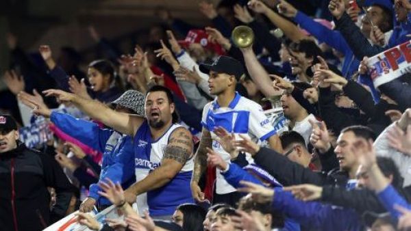 <p>Universidad Católica aplica derecho de admisión a 5 hinchas</p>Duro castigo: Universidad Católica aplica derecho de admisión a cinco hinchas tras duelo ante La Serena
