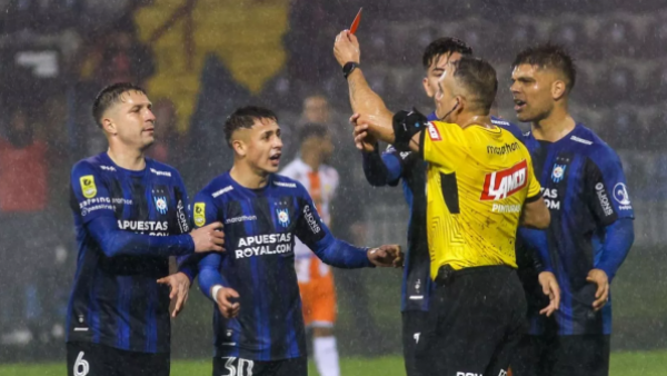 ¡Oficial! El duro castigo que recibió Kevin Altez por intentar agredir al árbitro

