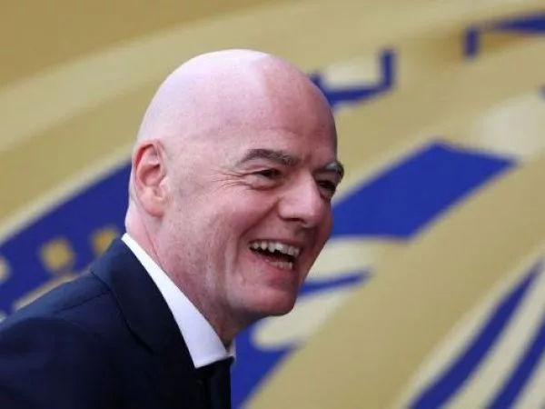 Gianni Infantino defiende el plan comercial del Mundial
