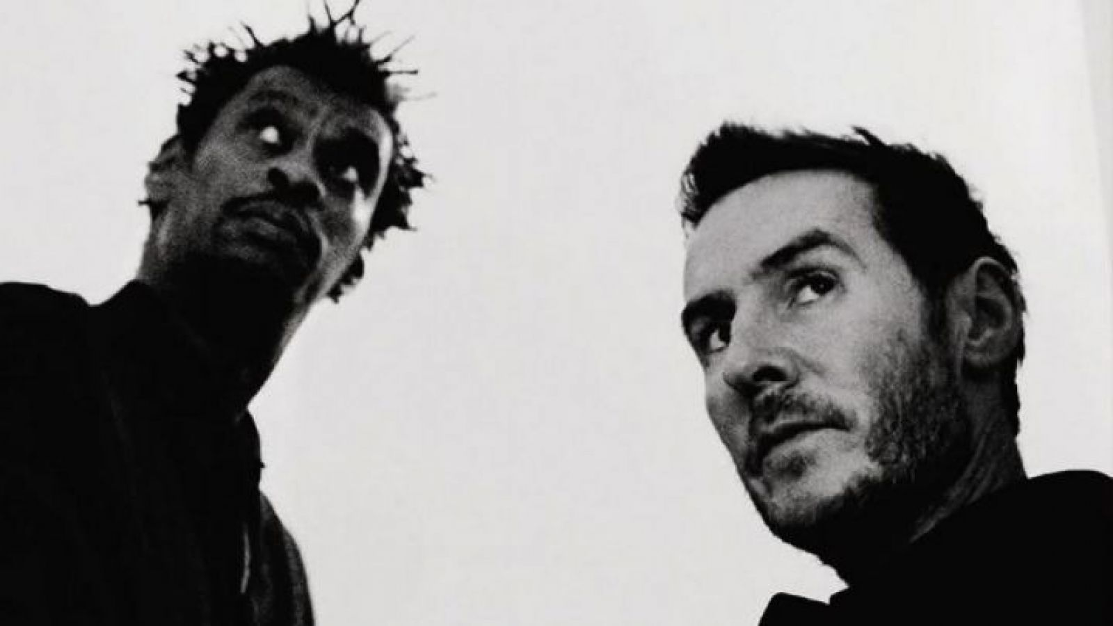 <p>Prohíben a Massive Attack volver a actuar en Singapur por mostrar bandera palestina en un concierto</p>
