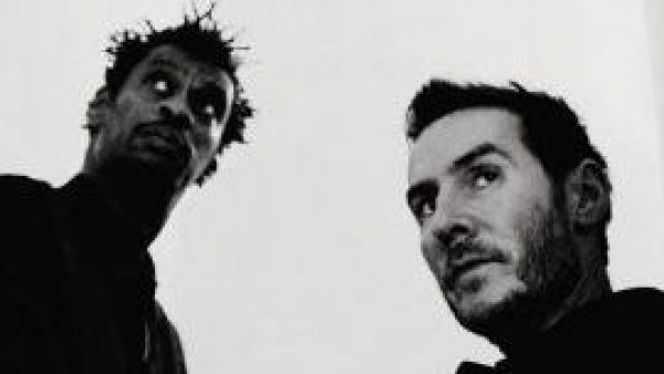 <p>Prohíben a Massive Attack volver a actuar en Singapur por mostrar bandera palestina en un concierto</p>Prohíben a Massive Attack volver a actuar en Singapur por mostrar bandera palestina en un concierto
