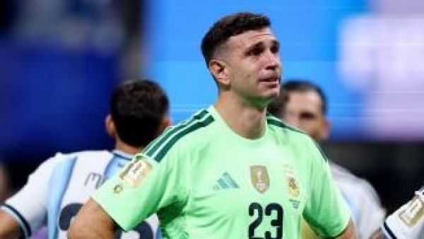 "Dibu" Martínez recibe portazo desde Italia al ser descartado por club
