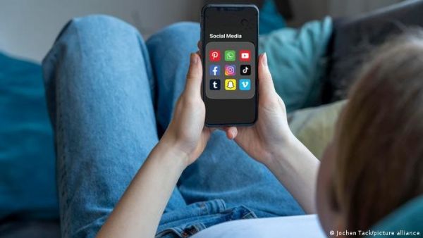 Tener redes sociales desde los 11 años podría pasar factura en la escuela
