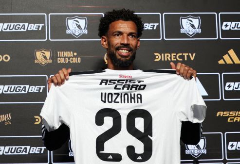 Los tres ídolos del fútbol chileno que Vozinha destacó en su presentación
