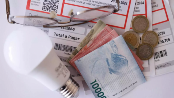 <p>Subsidio Eléctrico: conoce los requisitos y los hogares con prioridad para obtener el descuento</p>Subsidio Eléctrico: conoce los requisitos y los hogares con prioridad para obtener el descuento
