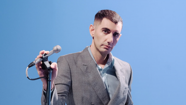 Alex Anwandter agenda concierto en el Teatro del Lago de Frutillar
