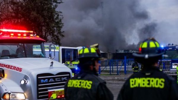 Bomberos tras controlar incendio: "No hemos tenido contacto con el prevencionista de riesgo"