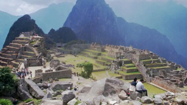 <p>Incendio en Machu Picchu afecta 1,5 hectáreas de bosque</p>Incendio en Machu Picchu afecta 1,5 hectáreas de bosque
