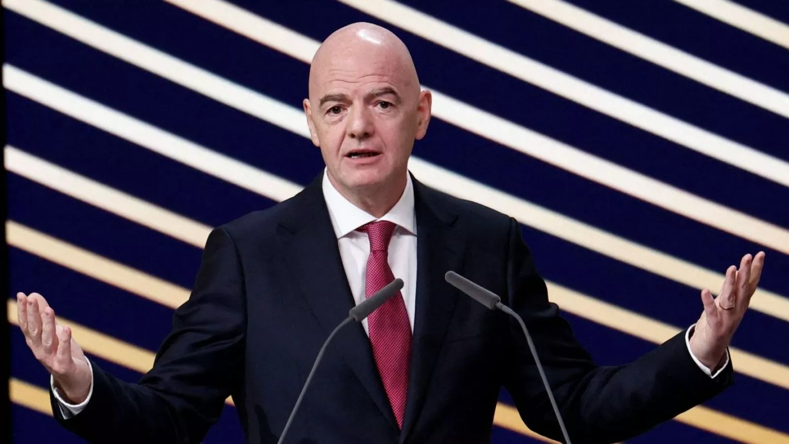 Infantino celebra reunión de crisis de FIFA en Marruecos mientras crece presión en su contra