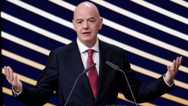 <p>Infantino celebra reunión de crisis de FIFA en Marruecos mientras crece presión en su contra</p>Infantino celebra reunión de crisis de FIFA en Marruecos mientras crece presión en su contra
