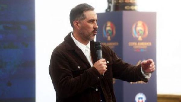 "No tuvo una buena presentación": La opinión de Claudio Bravo por llegada de Vozinha a Colo Colo
