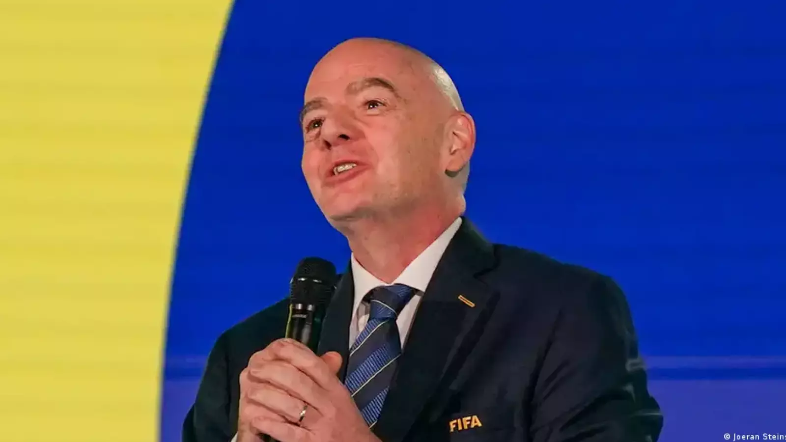Infantino bajo presión de la UEFA y la Conmebol