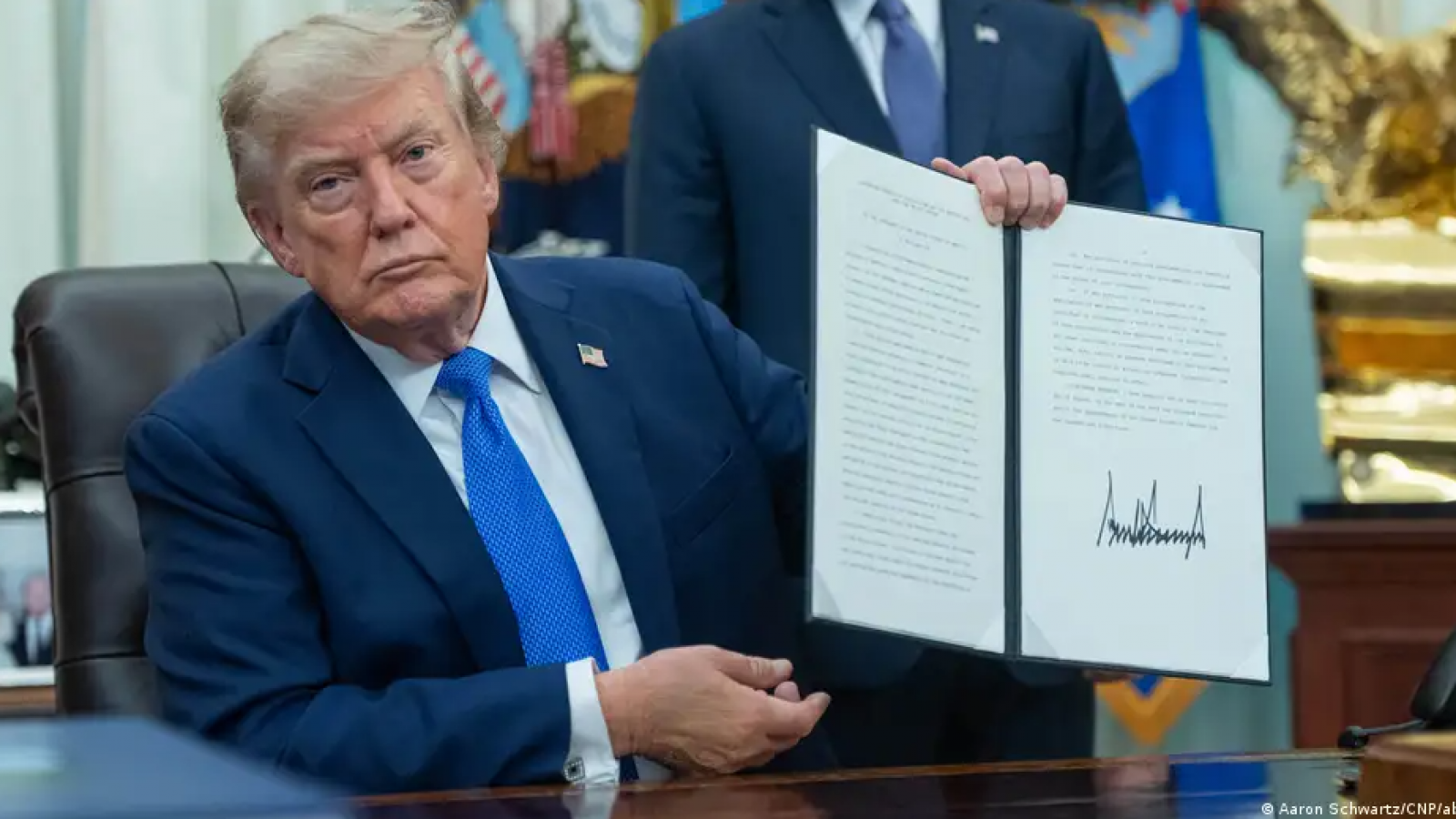 Trump vuelve a intentar limitar la ciudadanía por nacimiento
