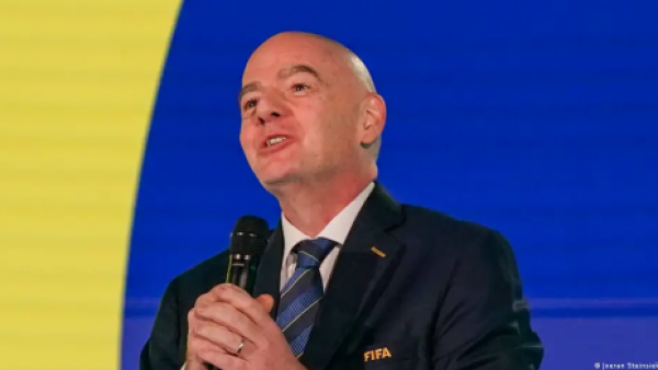 <p>Infantino bajo presión de la UEFA y la Conmebol</p>Infantino bajo presión de la UEFA y la Conmebol
