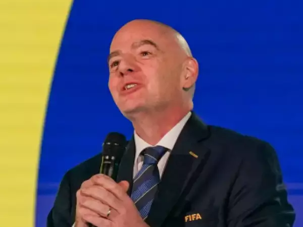 Infantino bajo presión de la UEFA y la Conmebol