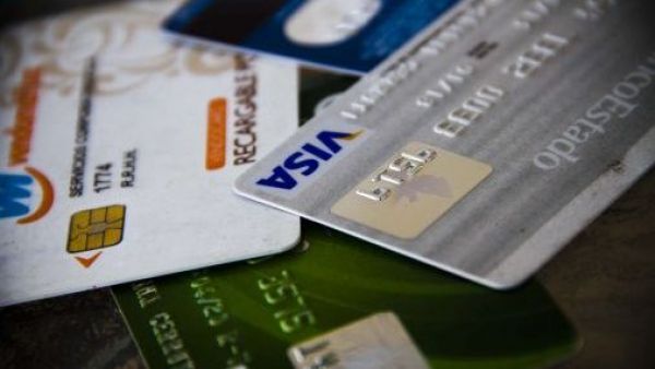 <p>Cambian las tarjetas de crédito en Chile: estas son las nuevas reglas que beneficiarán a los consumidores</p>Cambian las tarjetas de crédito en Chile: estas son las nuevas reglas que beneficiarán a los consumidores
