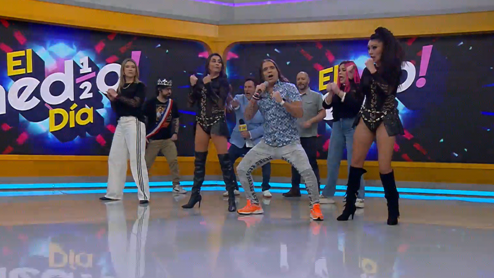 ¡Charly Sosa y el éxitos del grupo "Chocolate" en "El Medio Día"!
